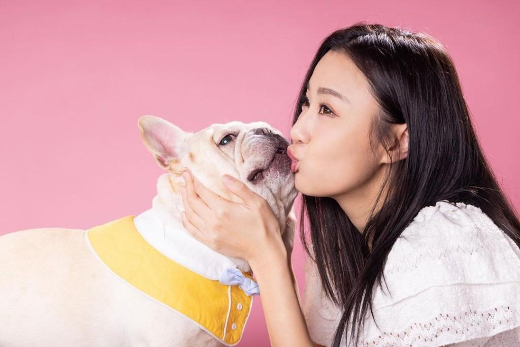 謝東閔與朱智賢過往透過愛犬隔空傳情。