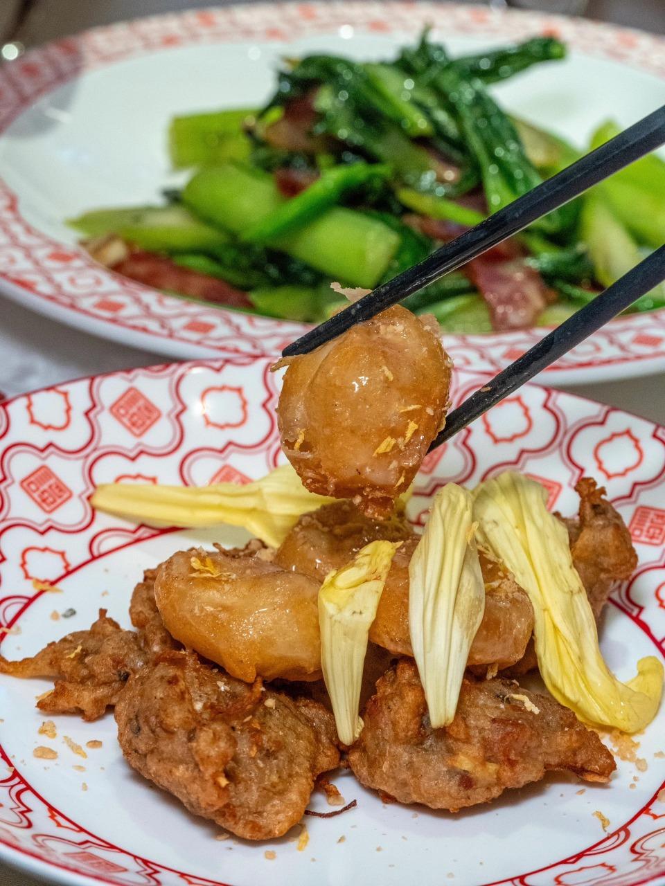 菊花炸魚球是非常受歡迎的菊花美食之一。(圖片來源:lemon@小紅書)