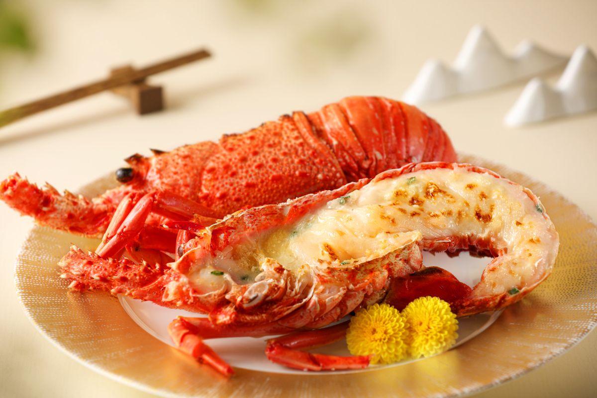 上湯焗開邊澳洲龍蝦