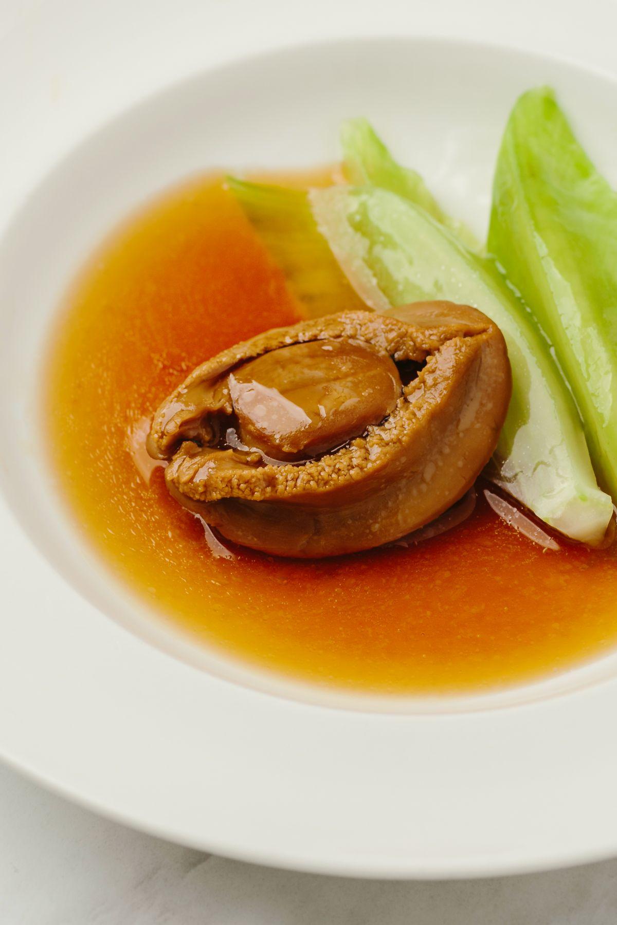 廿二頭南非吉品鮑溏心突出彈牙鮮味。