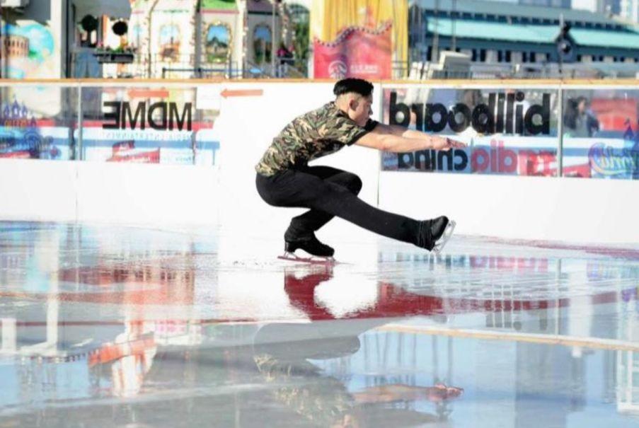 花式溜冰運動員黃煒龍 Manson示範優美溜冰動作