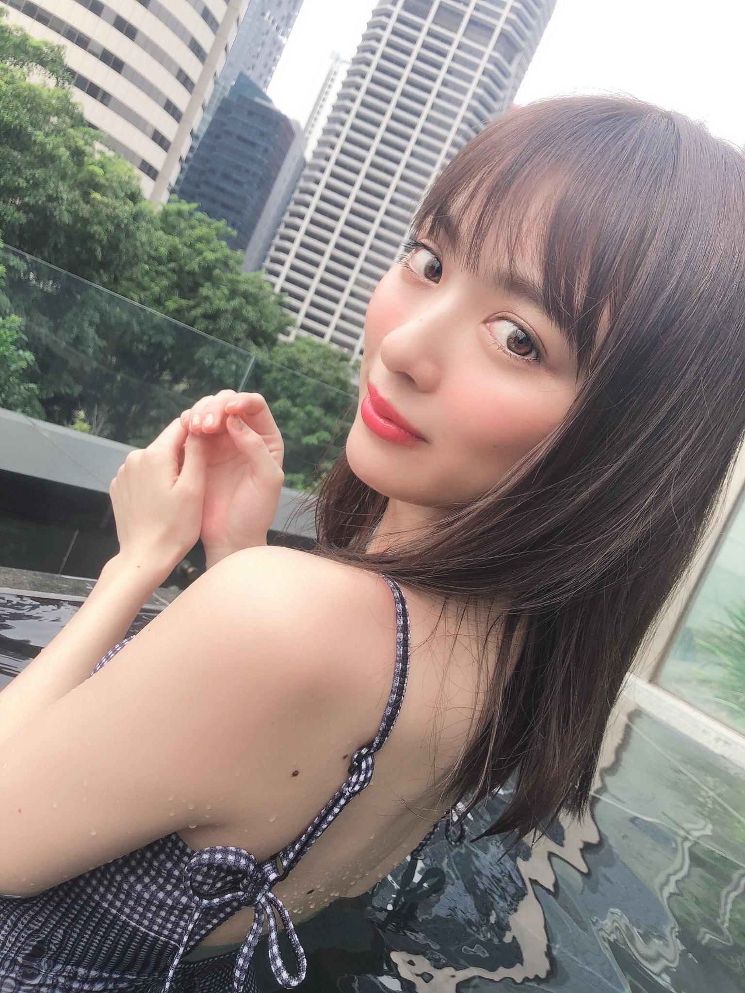 內田理央被爆與拍拖後,戀情不足一年已分手收場。