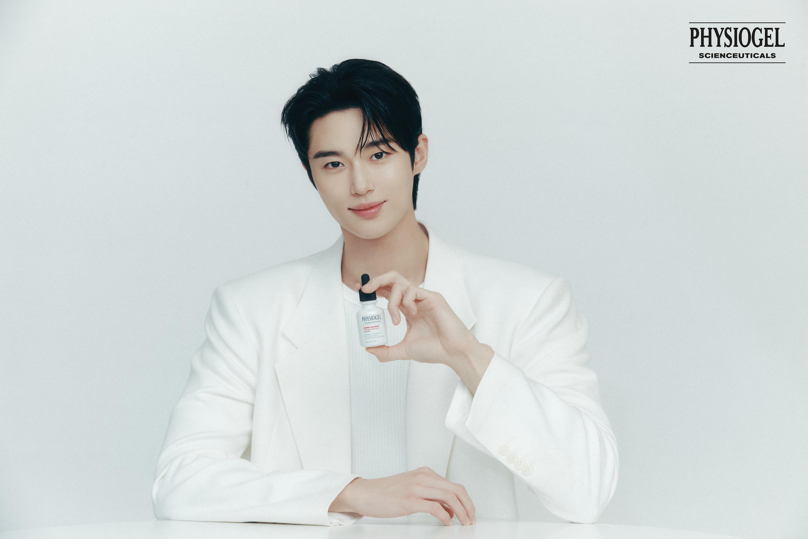 品牌邀請人氣韓星邊佑錫成為PHYSIOGEL全球代言人。