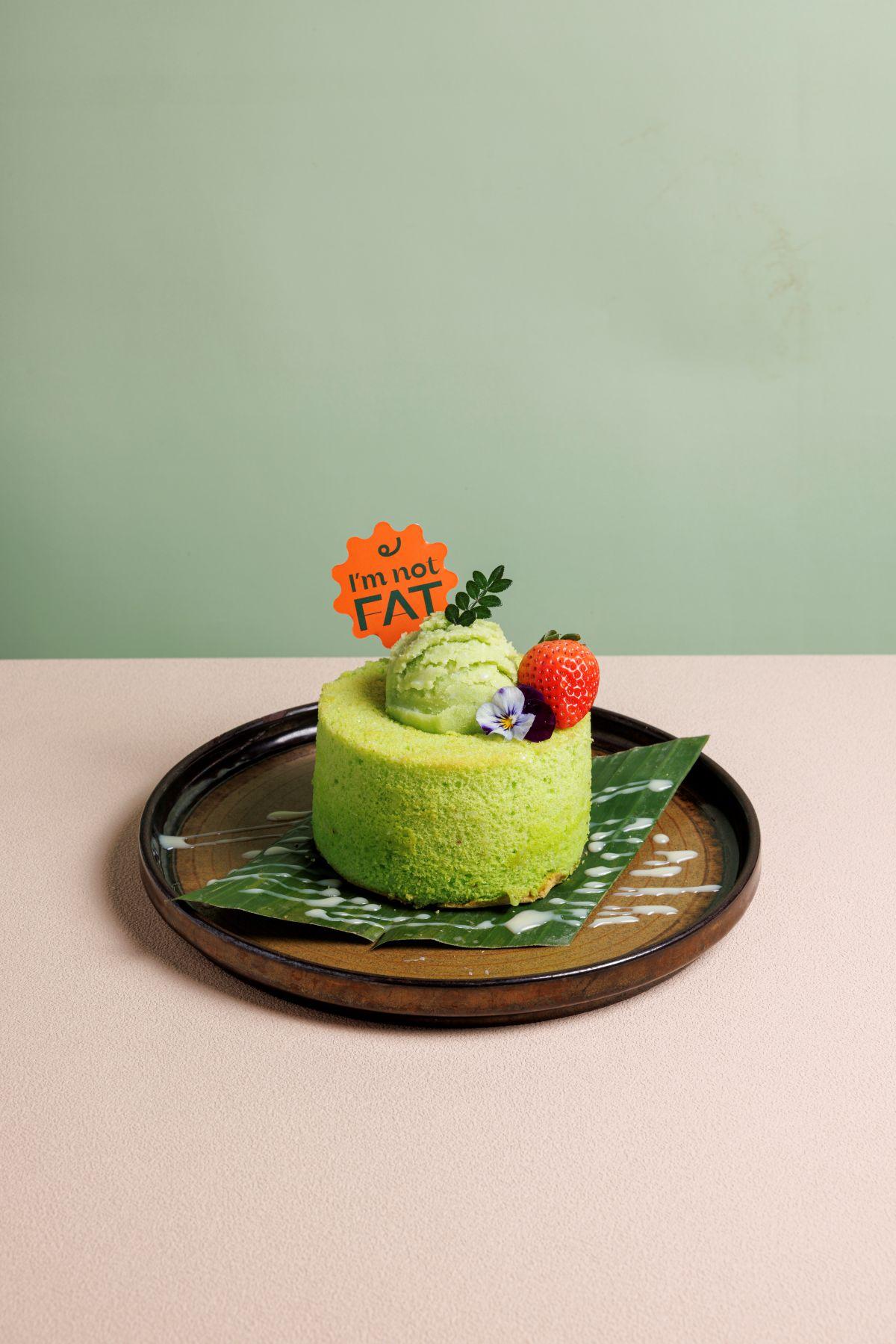 班蘭戚風蛋糕配雪糕$68 戚風蛋糕鬆軟輕盈,班蘭味清雅,班蘭雪糕幼滑。