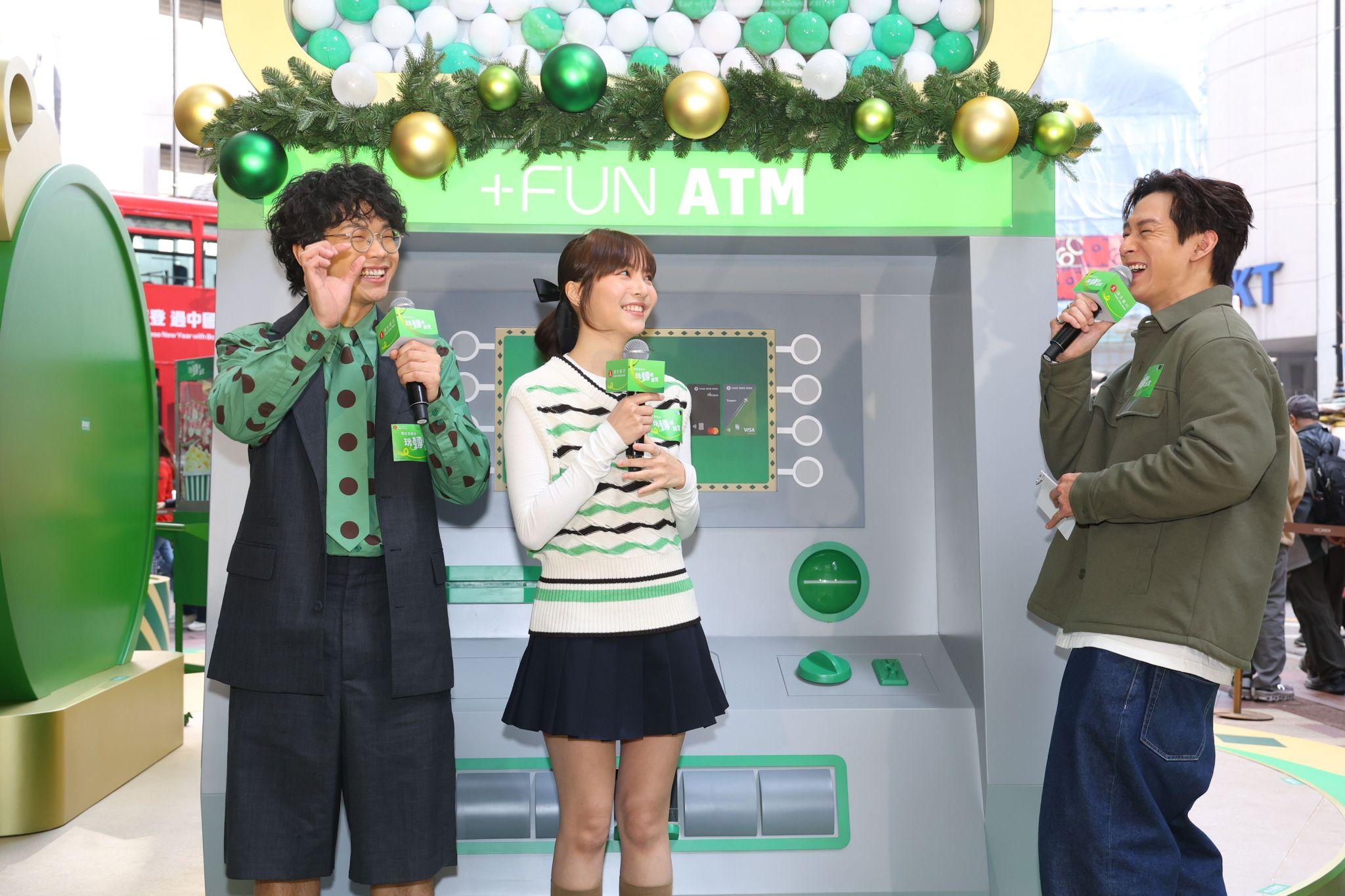 YouTube頻道「小薯茄」成員阿冰及程人富分享玩遊戲秘技。