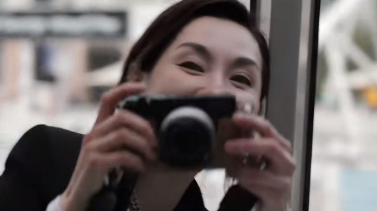 張曼玉透過抖音上載一段Olay廣告的拍攝花絮。