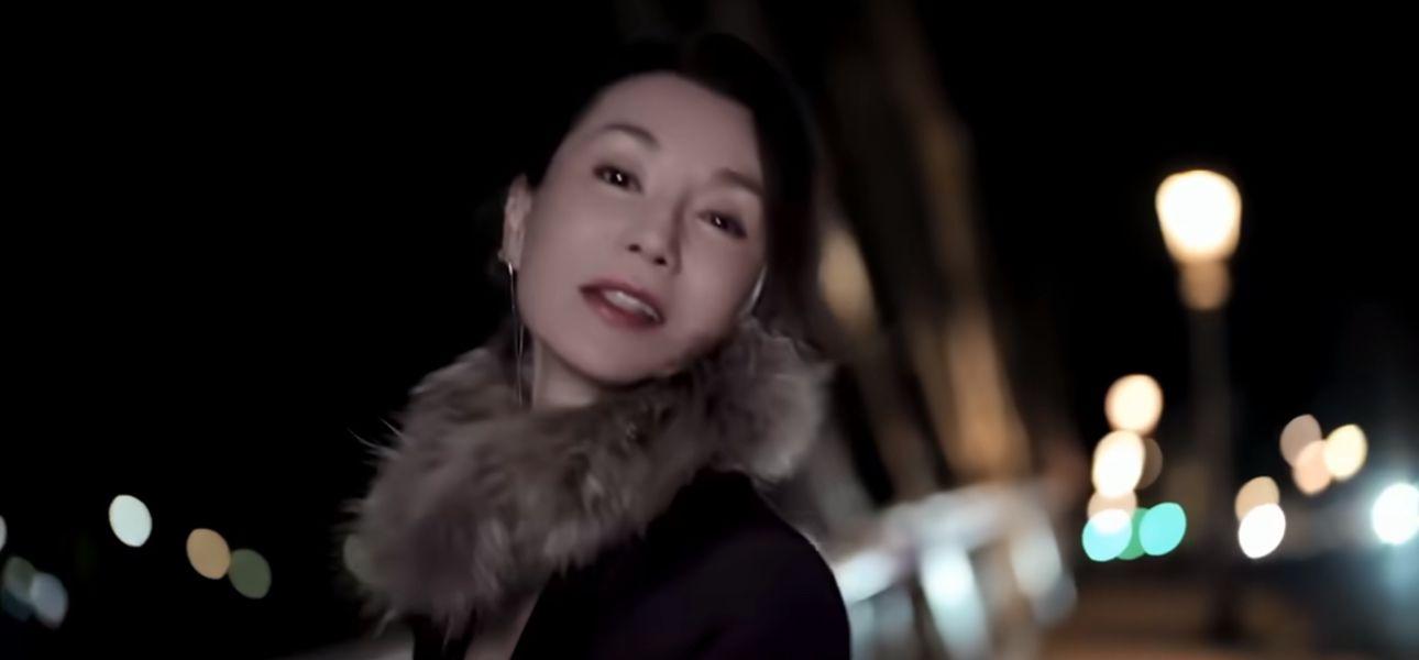 張曼玉獲網民激讚狀態大勇。