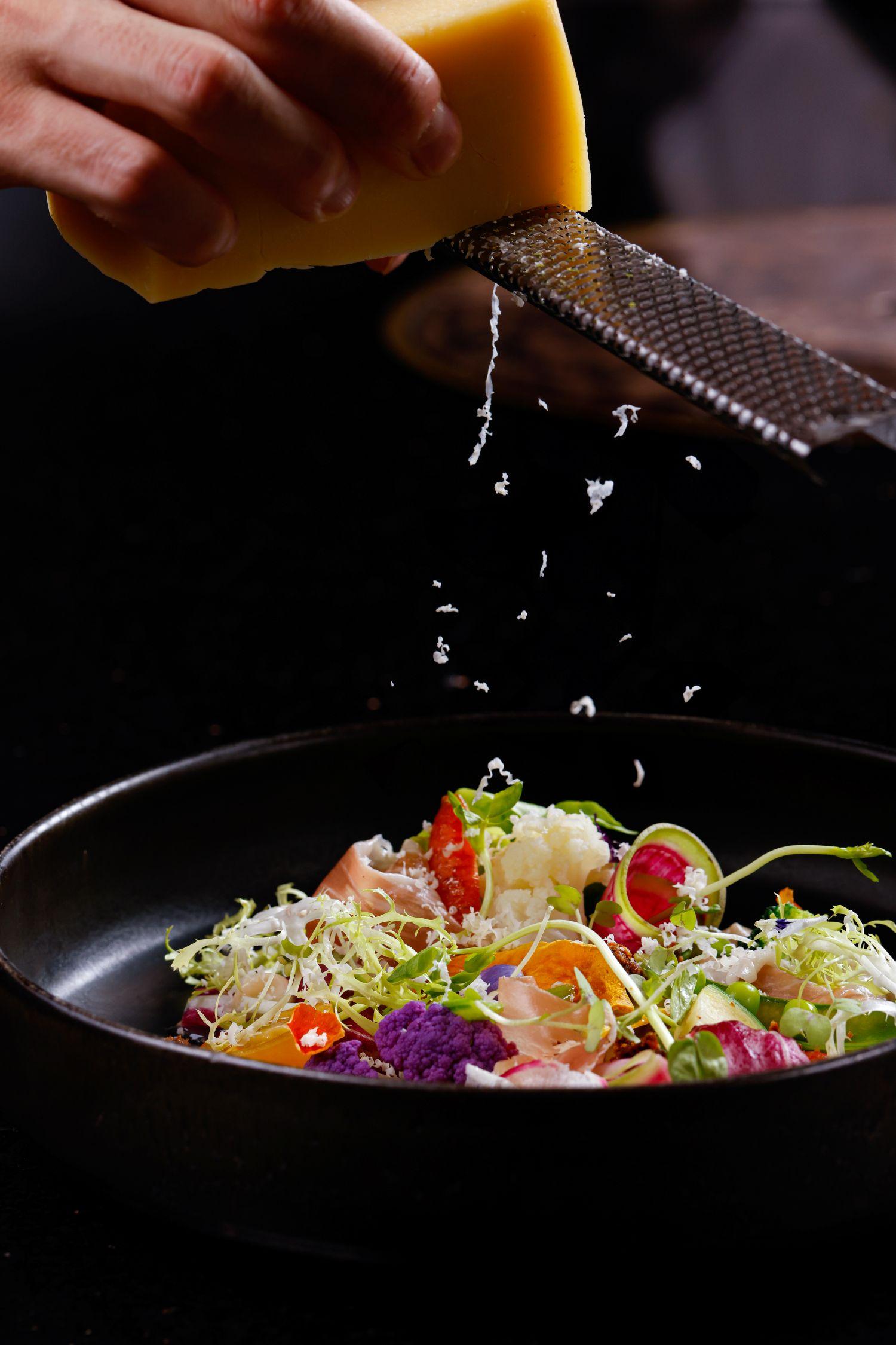 用山形縣新鮮蔬果製作的招牌意式鯷魚醬沙律Bagna Càuda