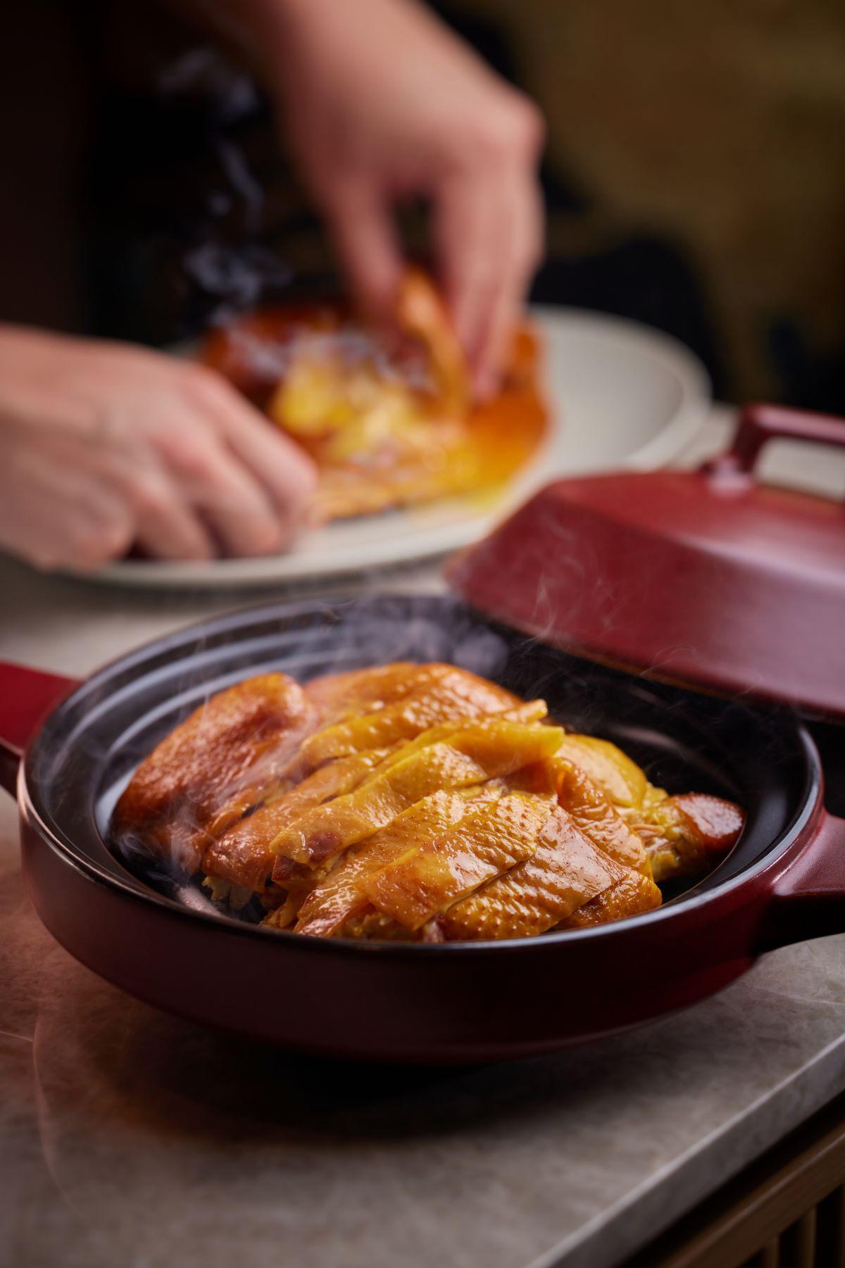 手撕煙燻童子雞$660