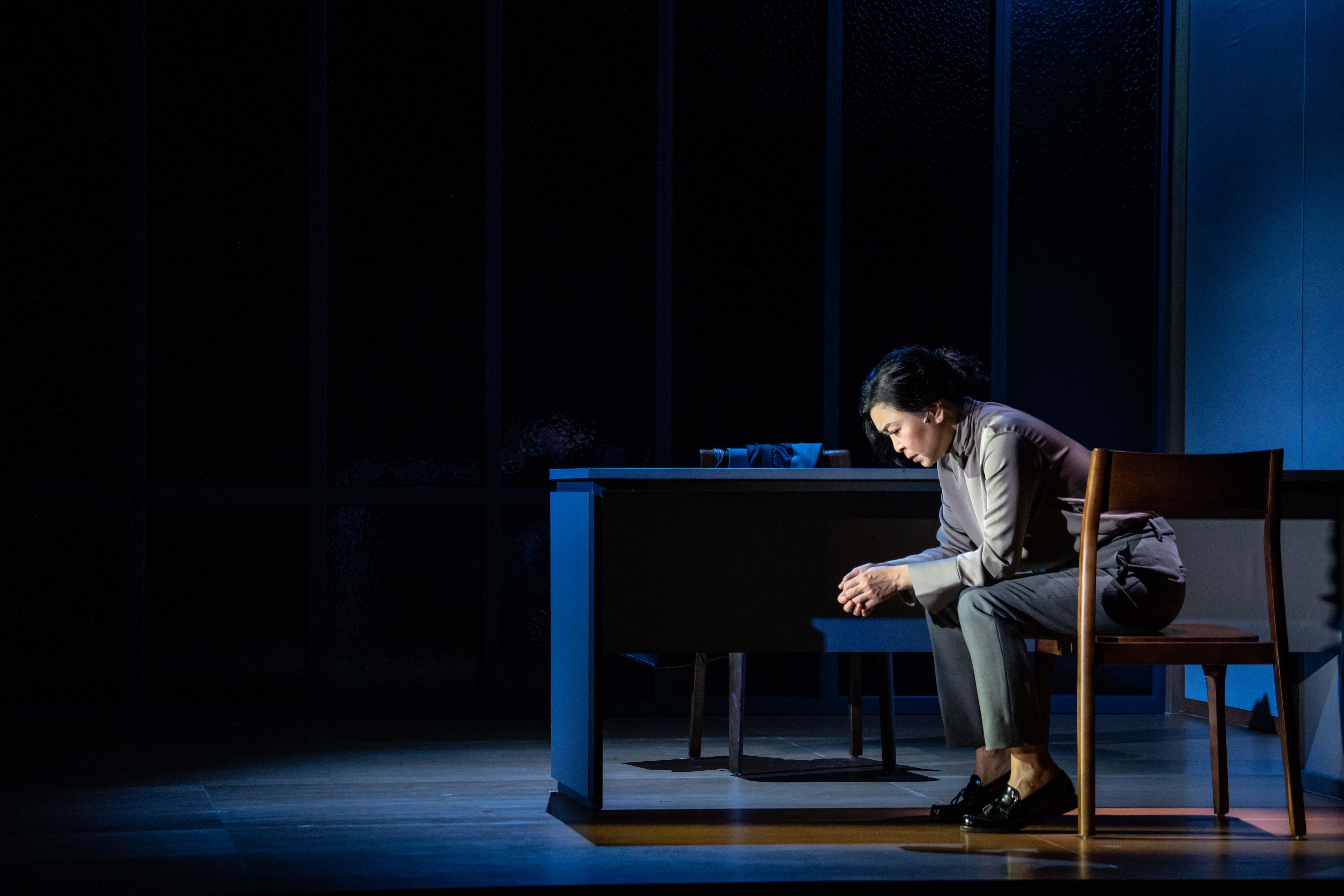 蘇玉華在獨腳戲《完美證供》按不同時段不停轉換角色,絕不簡單。(大會攝影Carmen So)