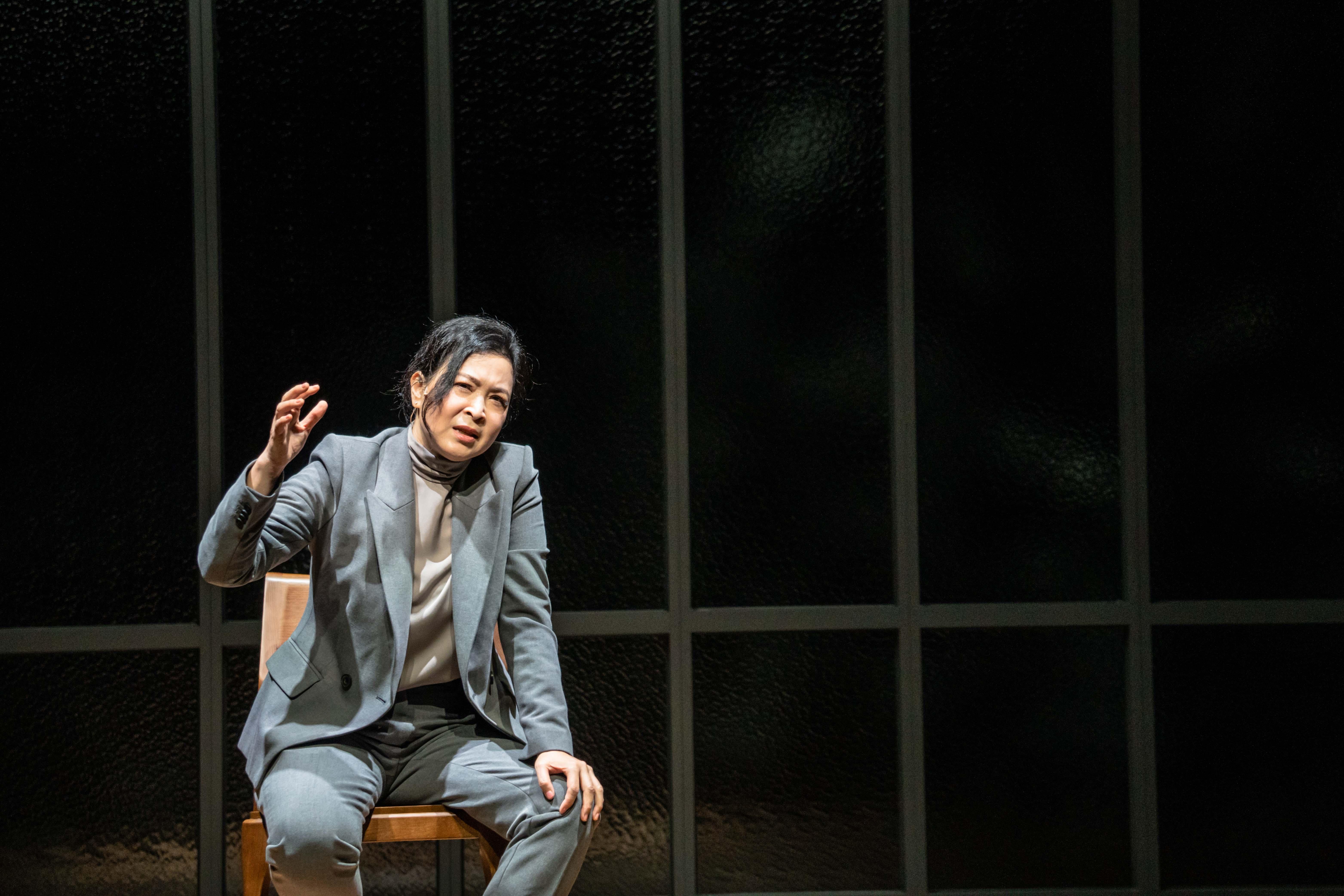 蘇玉華在獨腳戲《完美證供》按不同時段不停轉換角色,絕不簡單。(大會攝影Carmen So)