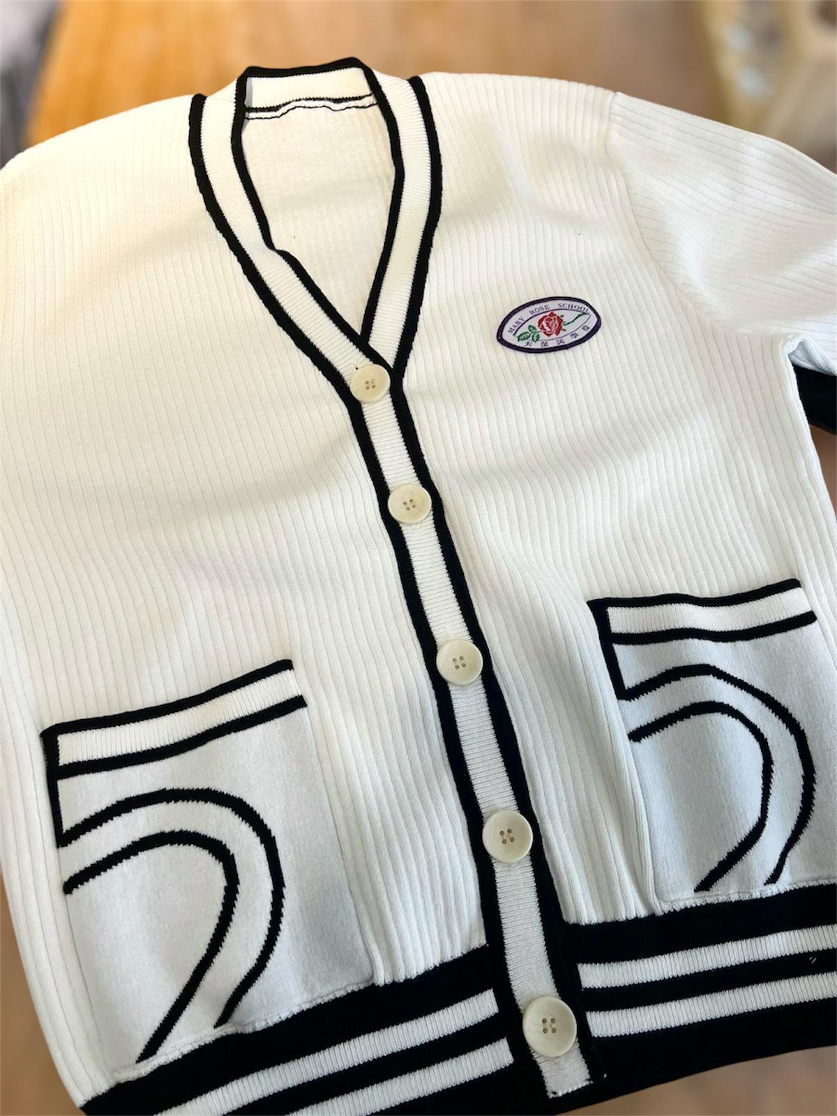 是次合作計劃的環保校服冷衫成品