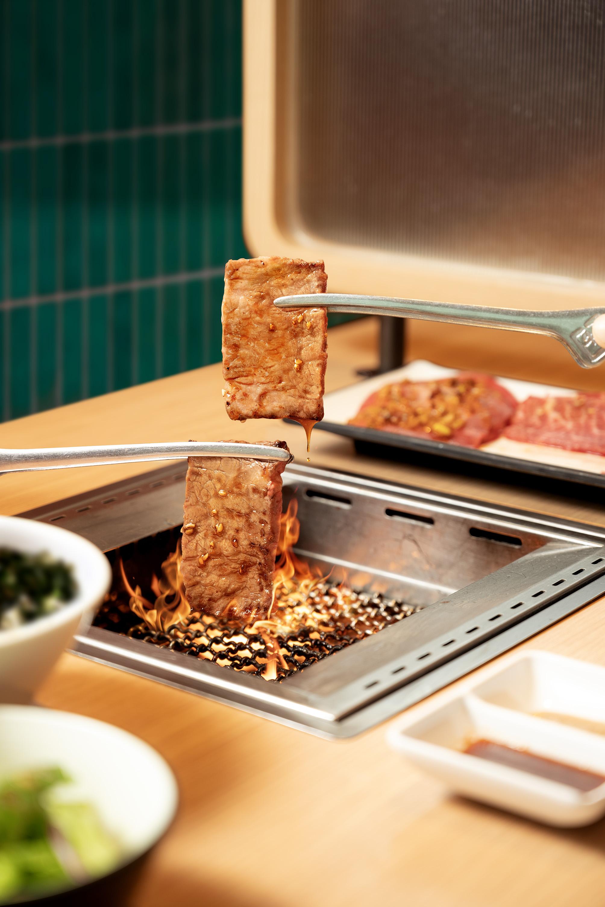 牛角J特推5款由牛角秘傳燒肉汁變奏而成的限定醬汁,包括山葵燒汁、黑白胡椒燒汁、威士忌燒汁、韓風辛辣、花椒孜然。