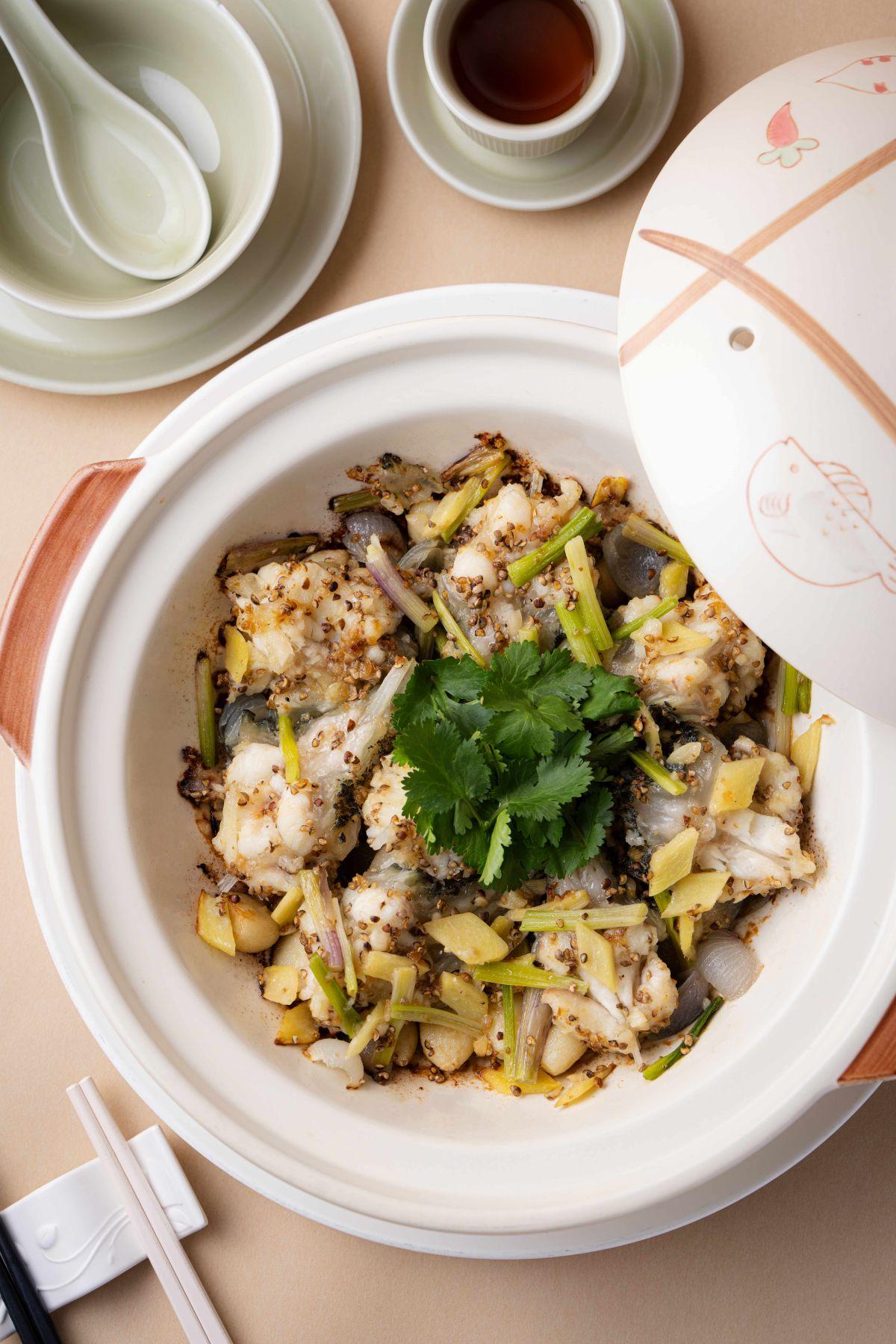 生焗胡椒花尾龍躉