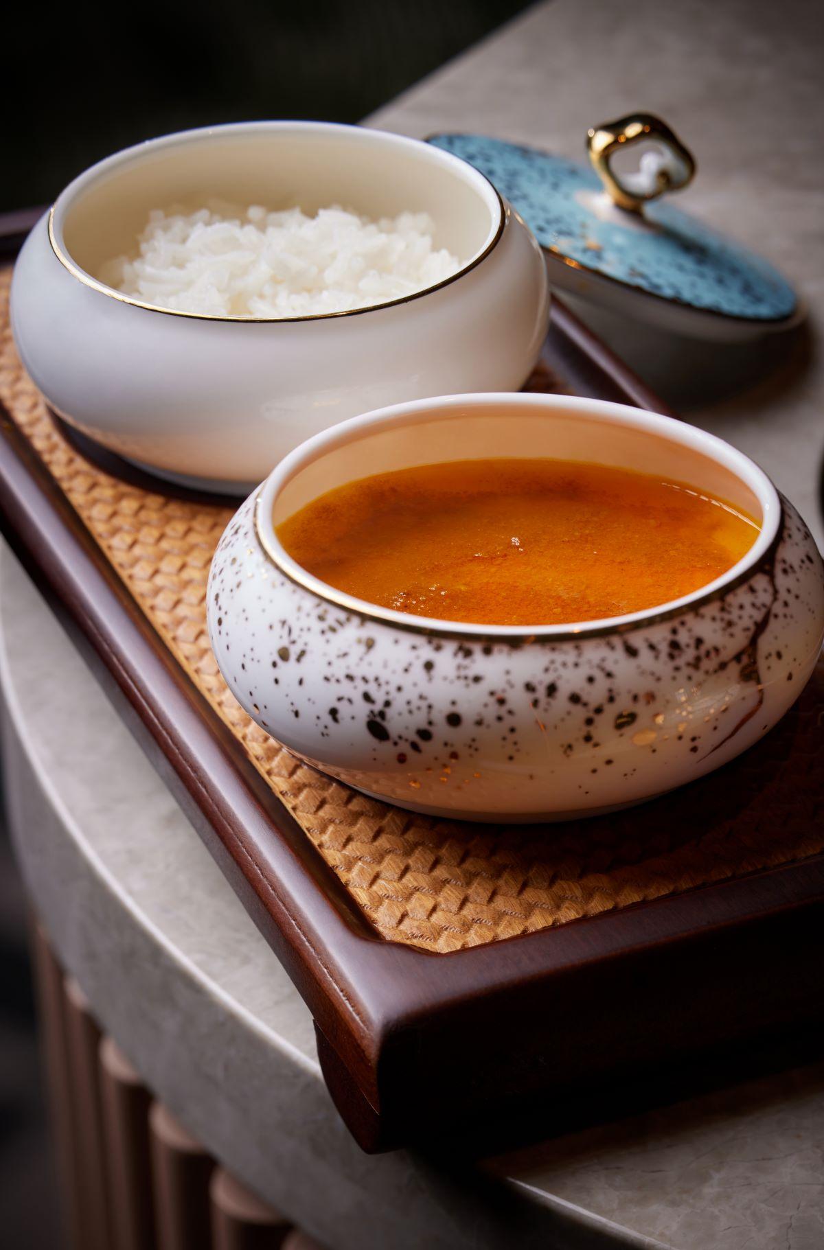 禮雲子蛋清配兩口飯$150