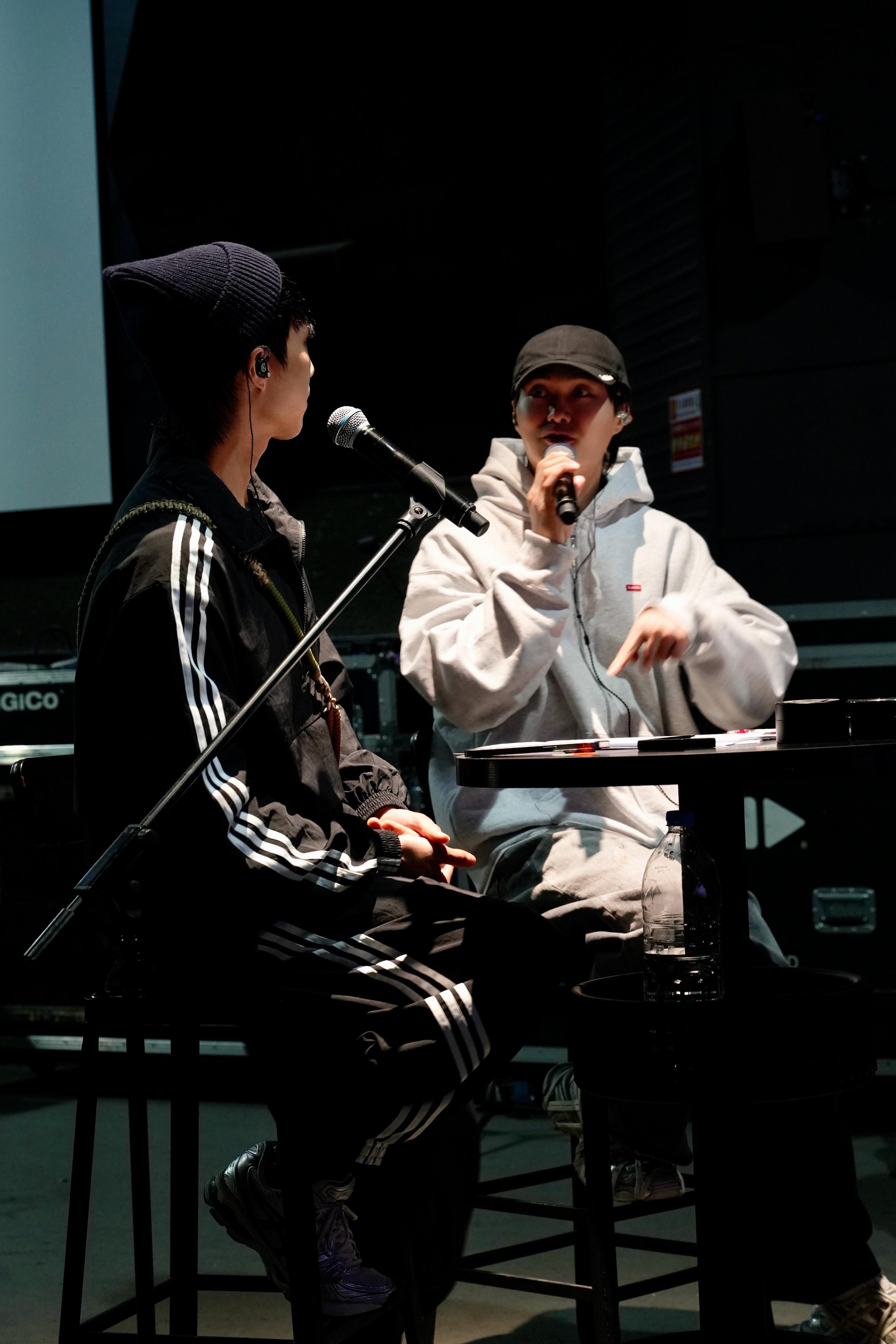 胡鴻鈞與吳業坤近日分別到廣州開工,順道於當地band房為合體騷進行綵排。