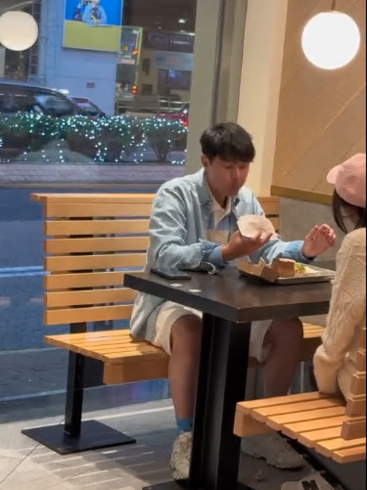 素顏的翠如,未有入鏡。