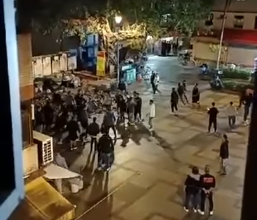 長洲爆毆鬥 逾30人拳打腳踢 警拘7男 (@fb香港突發事故報料區)