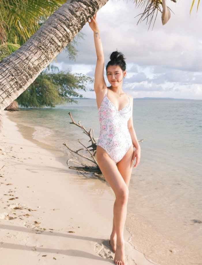 劉湘除了泳術出眾,其亮麗外表亦成為外界焦點(微博圖片)