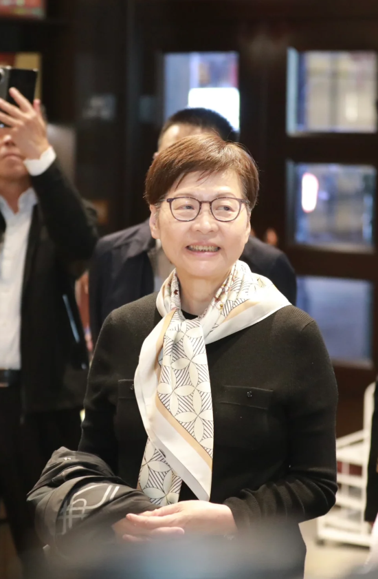 林鄭月娥卸任行政長官後,仍不時現身公開場合及北上內地演講交流。(小紅書)