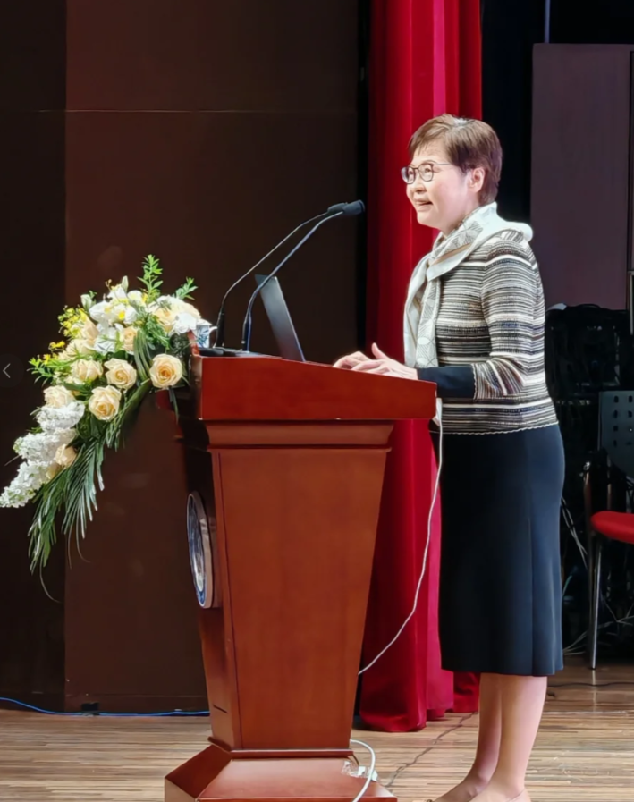 林鄭月娥卸任行政長官後,仍不時現身公開場合及北上內地演講交流。(小紅書)