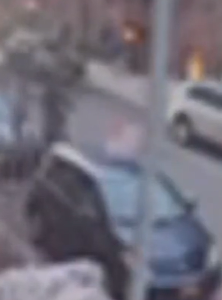 槍手踩單車逃去。