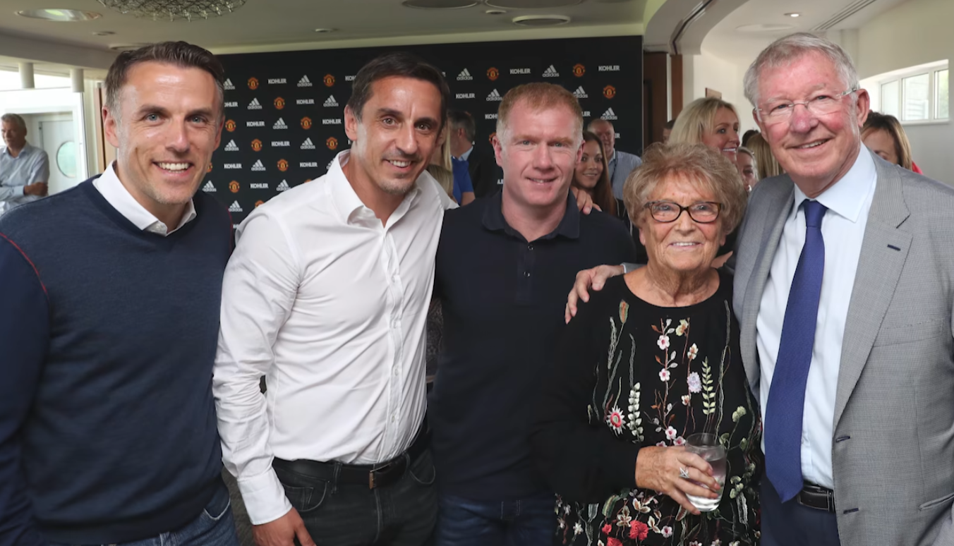 嘉芙菲斯見證了多位巨星的誕生和成長,與一眾年代的曼聯球員成為朋友