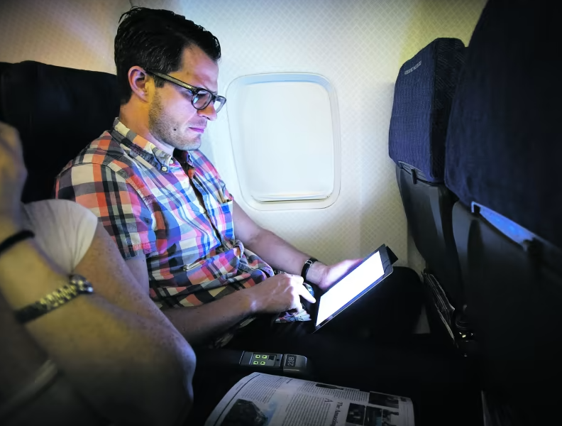 機師@perchpoint指開飛行模式是有必要的,但原因並非會導致墜機。(互聯網)