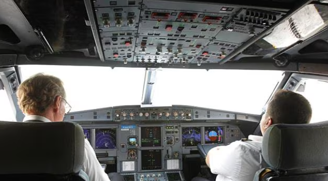 機師@perchpoint指開飛行模式是有必要的,但原因並非會導致墜機。(互聯網)