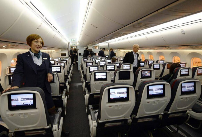 機師@perchpoint指開飛行模式是有必要的,但原因並非會導致墜機。(互聯網)