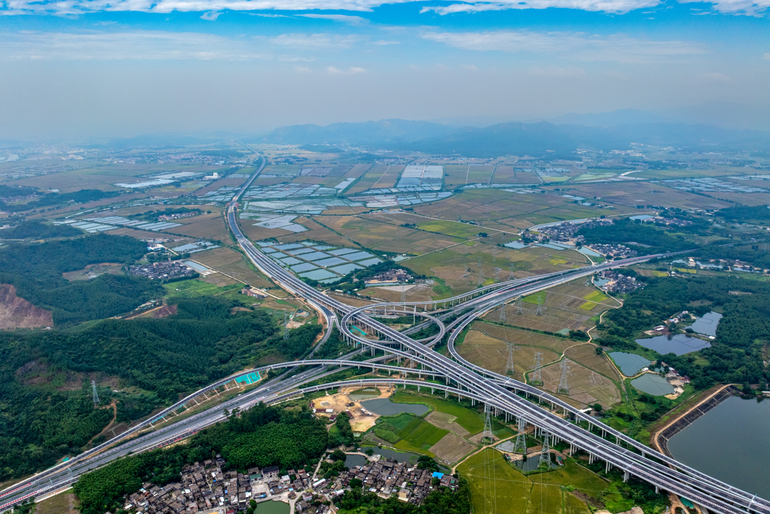 粵港澳大灣區重大工程之一、連接廣東珠海至江門的黃茅海跨海通道,將「香港—澳門—珠海—江門」連成直線。(新華社)
