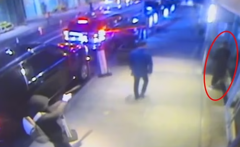 「聯合健康保險」50歲行政總裁湯普森遭人從後行刑式開槍射殺。(網上圖片)