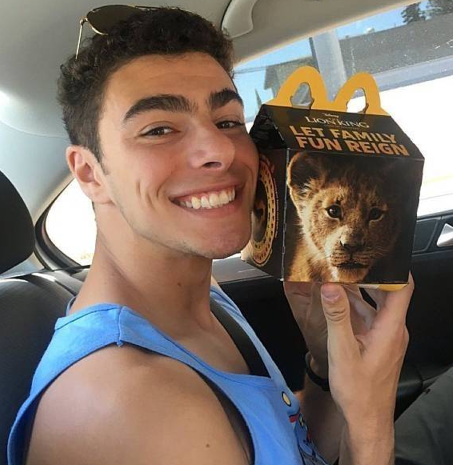 網上資料顯示,26歲疑犯曼吉奧(Luigi Mangione)在巴爾的摩一間私立男校畢業,2020年在賓夕法尼亞大學取得工程學雙學位(網上圖片)