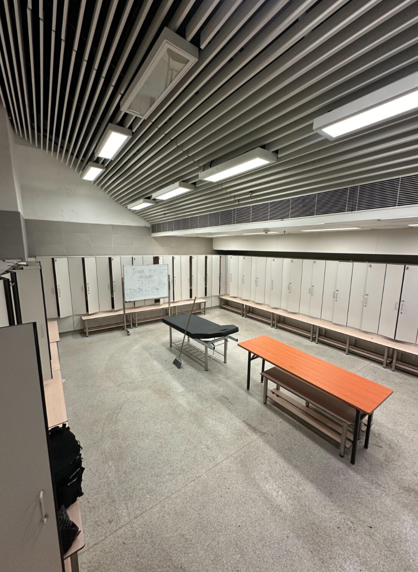 賽後中華台北將旺角場的更衣室打掃乾淨才離開,並在白板上留下:「Thank You From Taiwan、謝謝from台灣」的訊息 (中華台北足協)