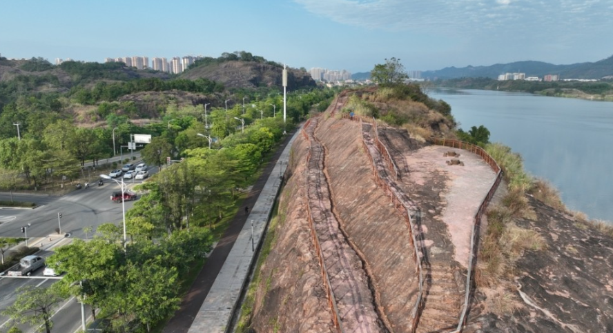 此次發現的地點在河源中華恐龍遺址公園內(網上圖片)