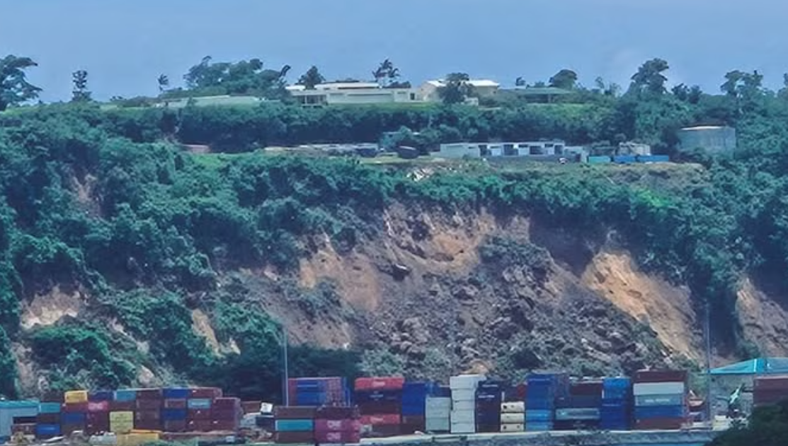 瓦努阿圖7.4級強震,當地有地區出現山泥傾瀉。(X)