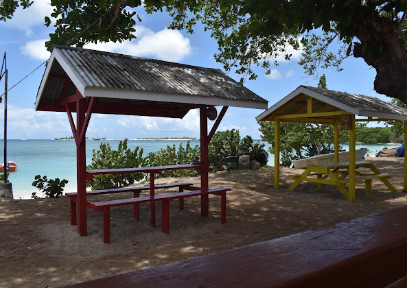 「天堂沙灘」(Paradise Beach)是卡里亞庫島(Carriacou)名勝。(互聯網)