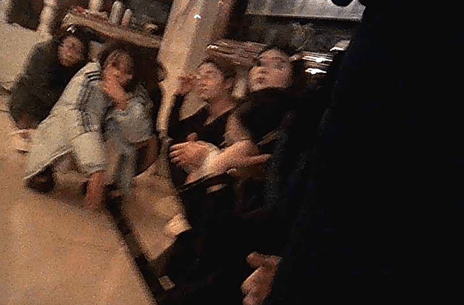 浙江省溫州市警方周二對部分私人影院進行深夜突擊調查,對三個場所行政立案,初步判定三間影院涉嫌賣淫行為。(《大皖新聞》)