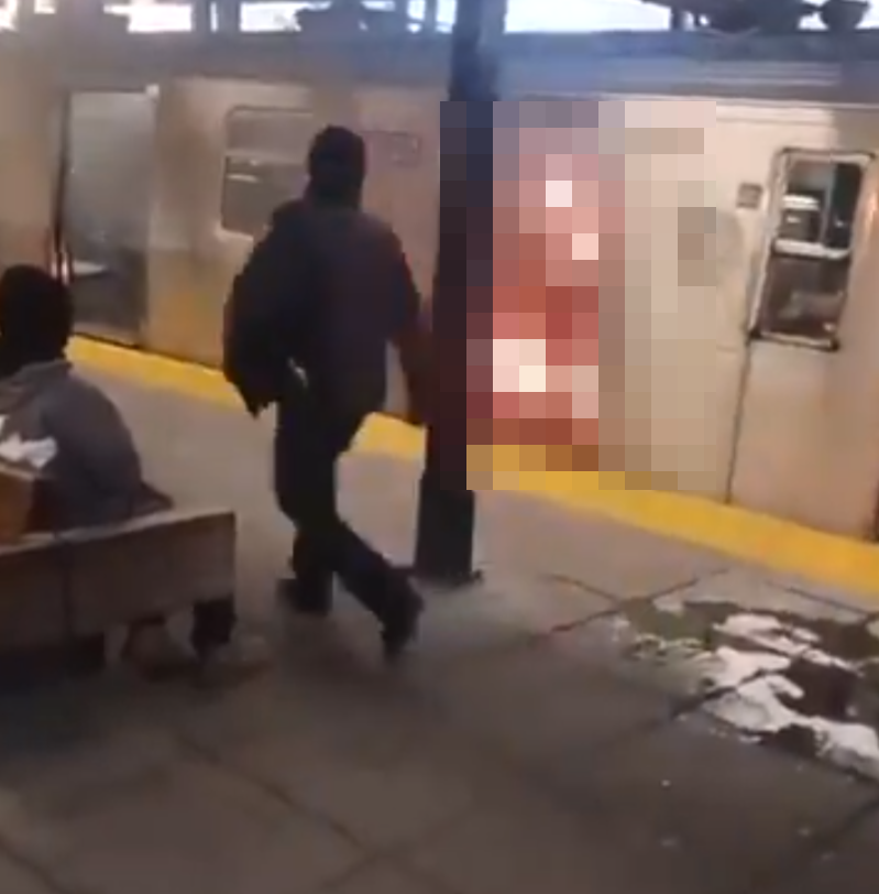 疑犯薩佩塔(Sebastin Zapeta)據指事後坐在車廂外的長凳「欣賞」傑作,未有第一時間逃離現場,當時在場的警員並沒即時留意他可能是疑犯,但隨身攝錄機錄到其影像。