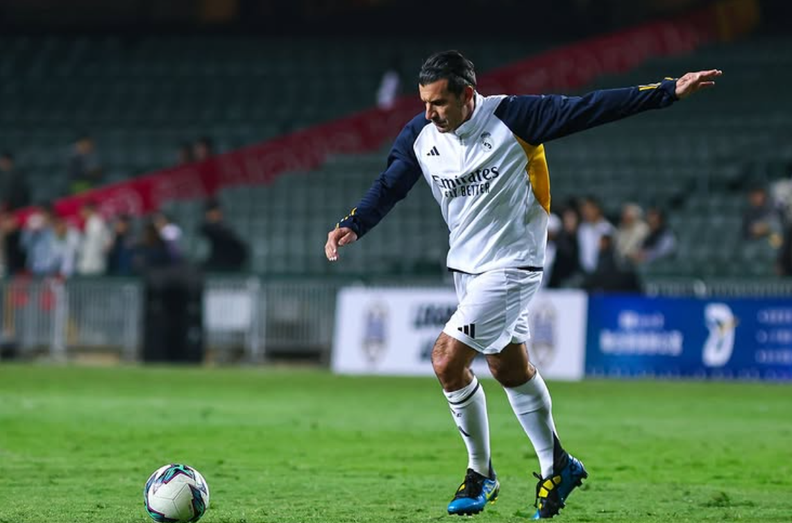 費高上載比賽、簽名會、與足總主席霍啟山聚餐、以及到高爾夫球場玩樂的相片。(費高IG)