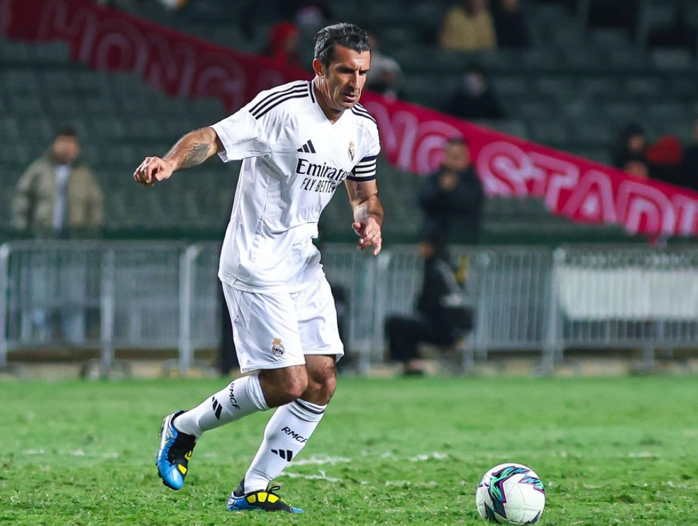 費高上載比賽、簽名會、與足總主席霍啟山聚餐、以及到高爾夫球場玩樂的相片。(費高IG)