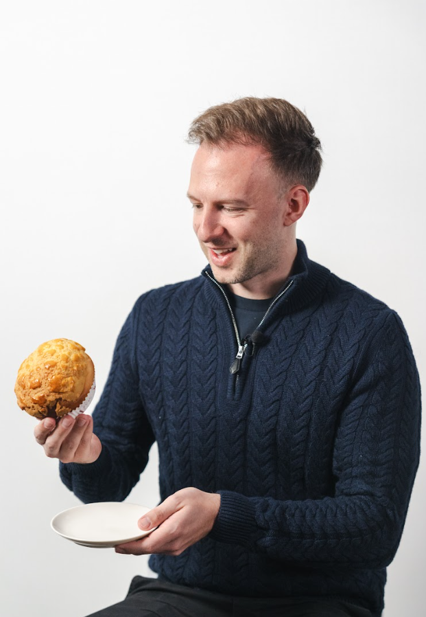 桌球世界排名第一的卓林普(Judd Trump)透過優才計劃正式成為香港居民 (香港人才服務辦公室)