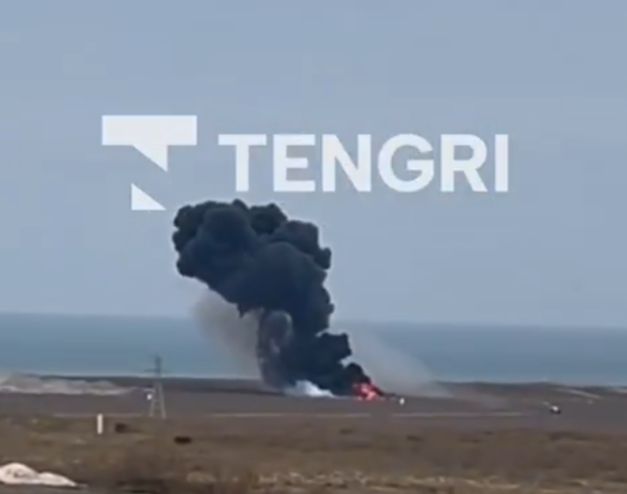 阿塞拜疆航空一架客機在哈薩克西部墜毀,機上有72人。(影片截圖)