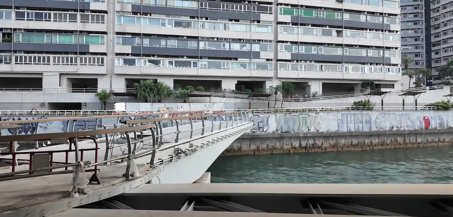 港島東岸板道西段設置維港首條開合橋及首條轉盤橋