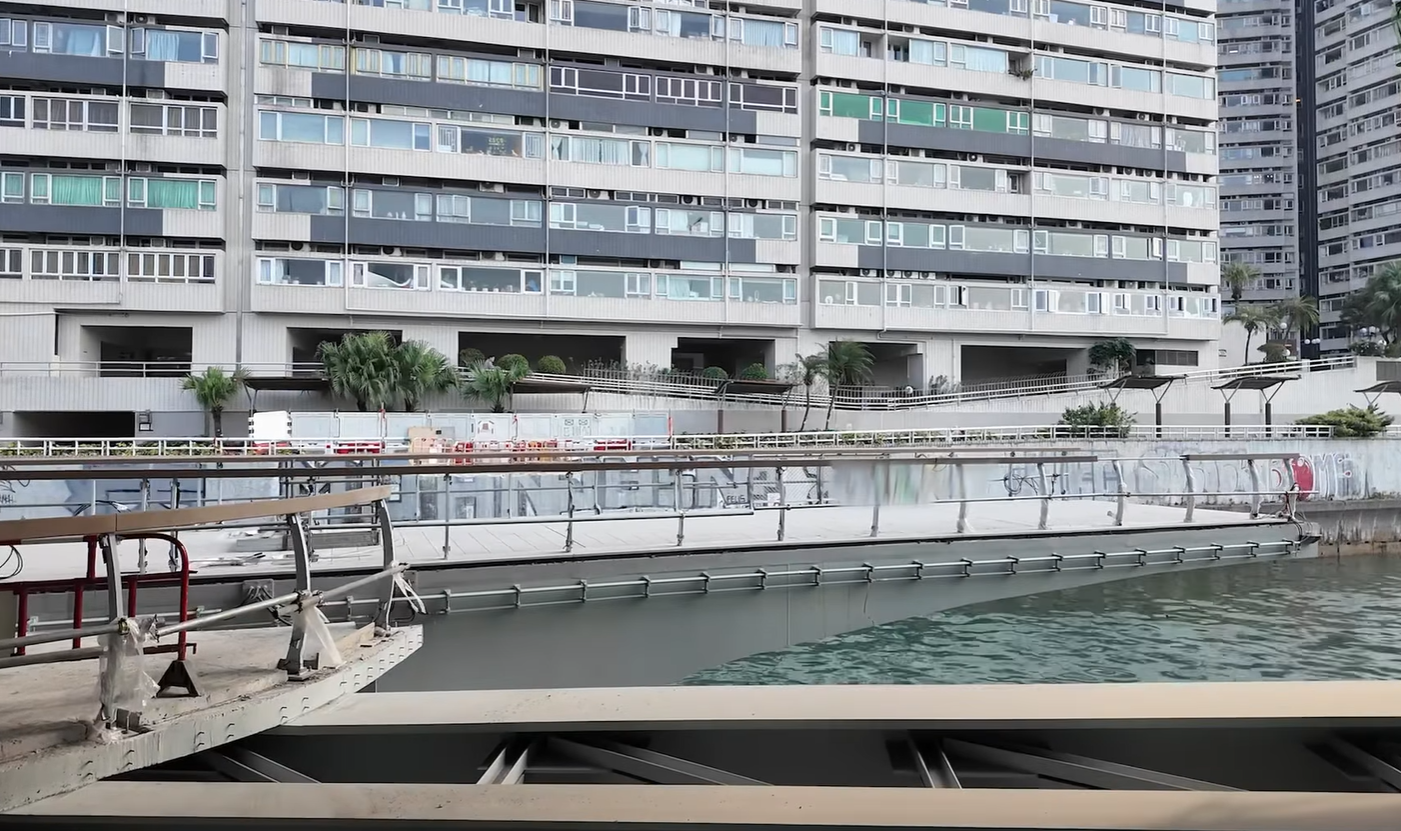 港島東岸板道西段設置維港首條開合橋及首條轉盤橋