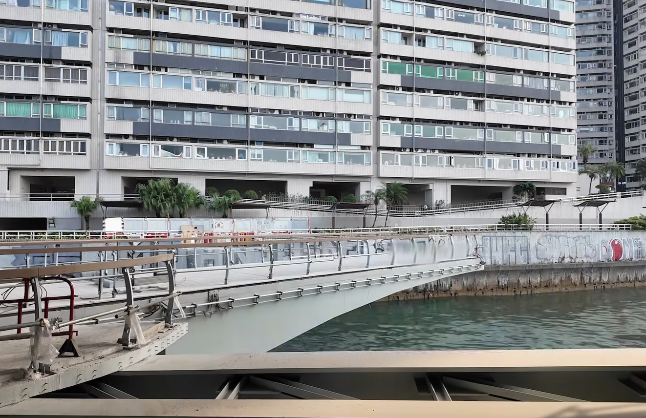 港島東岸板道西段設置維港首條開合橋及首條轉盤橋