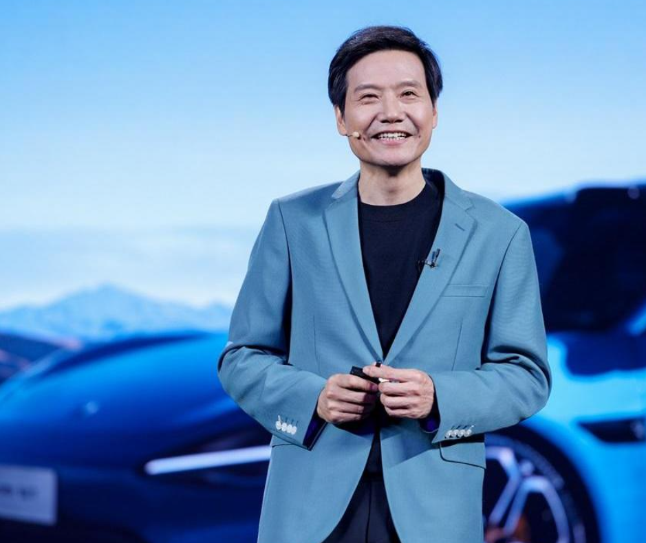 小米傳出將大力投入AI大模型,內媒報道創辦人兼董事長雷軍親自出馬「搶人才」。(資料圖片)