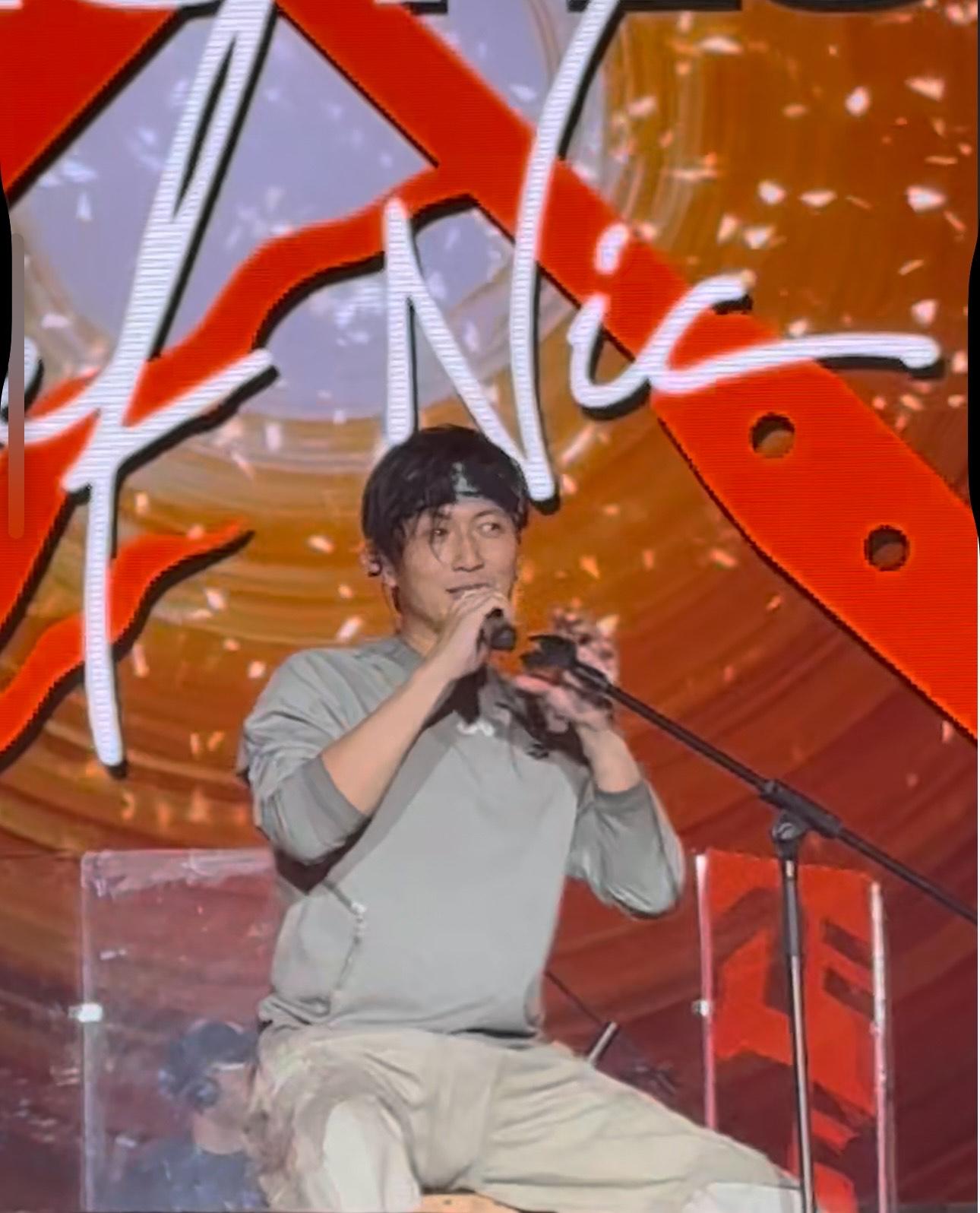 謝霆鋒漏口風預告開演唱會。