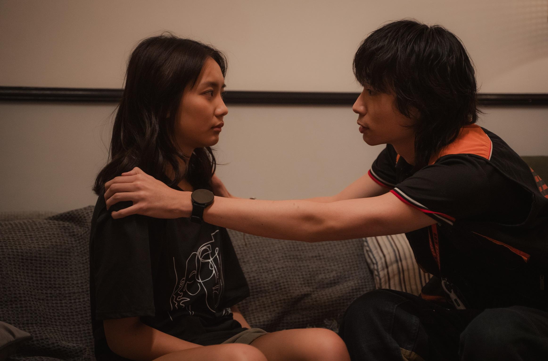 Marf邱彥筒最難忘強吻張毓軒的崩潰爆喊戲。(《寄了一整個春天》劇照。)