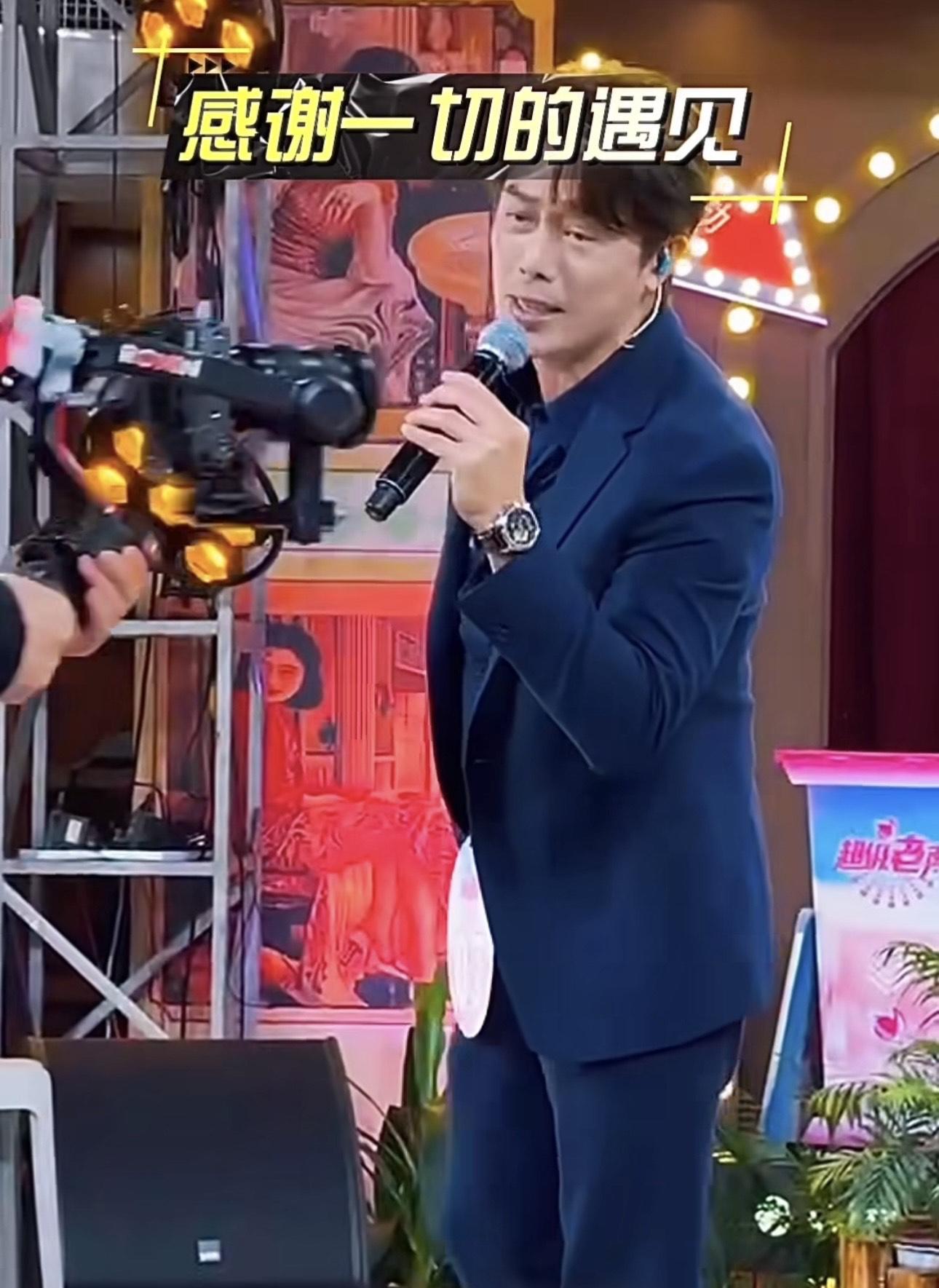 鄭梓浩再唱Beyond的金曲《海闊天空》。